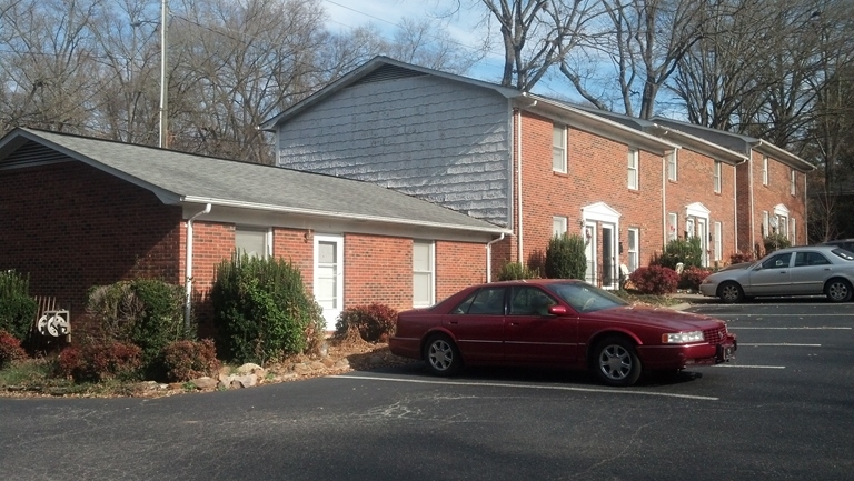 Building Photo - Sharon Apartments