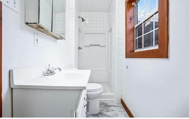 Building Photo - 2900 Cole Ave