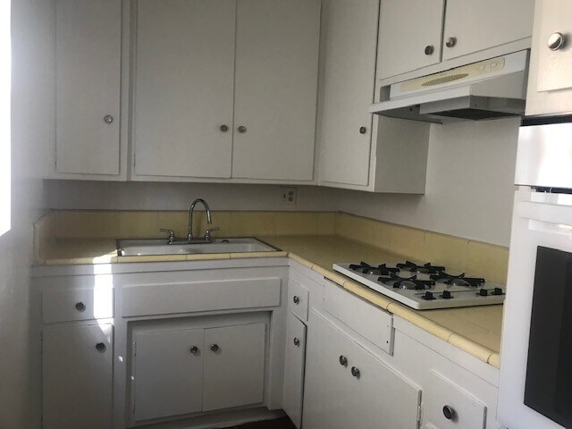 Kitchen - 1256 S Westgate Ave