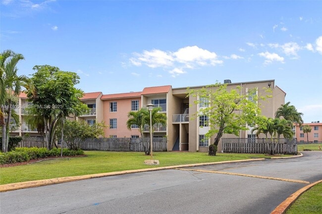 Foto del edificio - 4920 NW 79th Ave