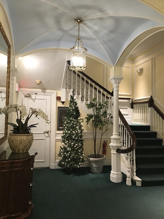 Building Photo - 360 Beacon St