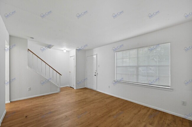 Foto del edificio - 616 Moore St