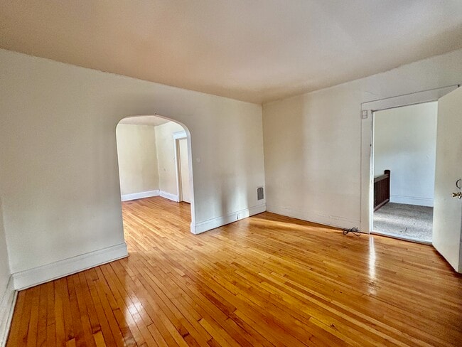 Building Photo - 29 Emerson Ave