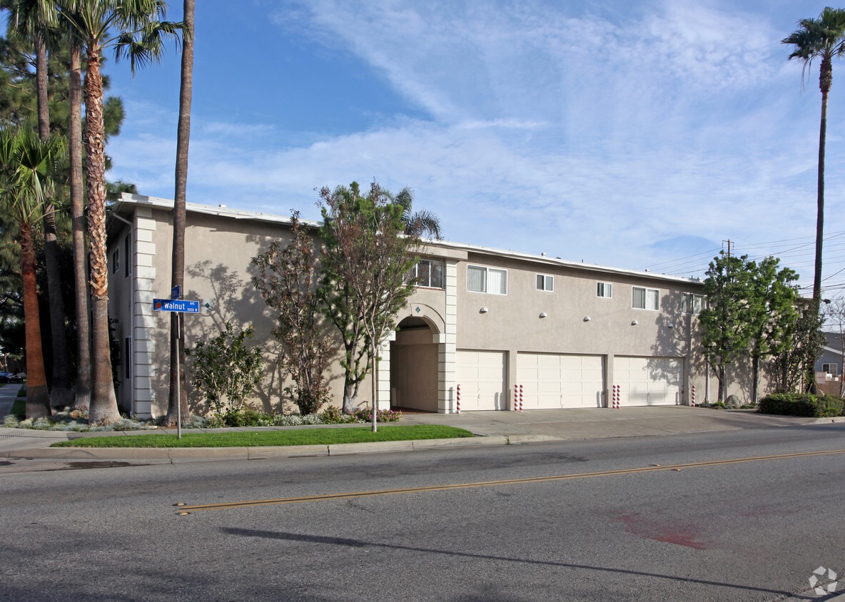 Building Photo - 501-531 N Citrus St