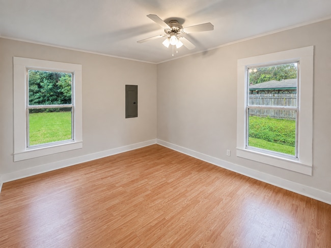 Building Photo - 401 Whitfield Dr