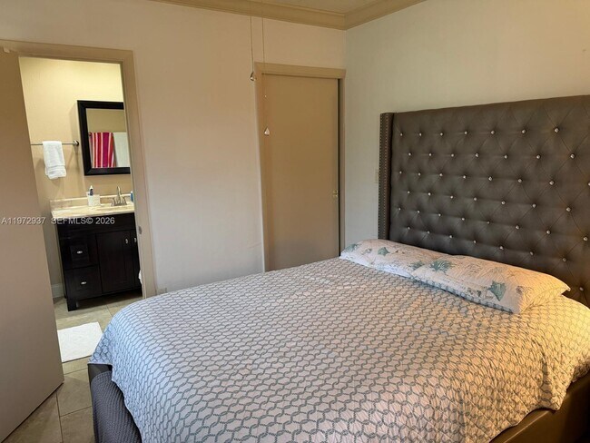 Foto del edificio - 1350 NW 96th St