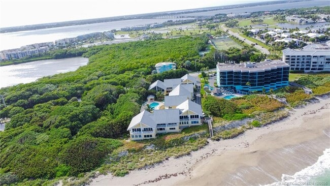 Foto del edificio - 245 NE MacArthur Blvd