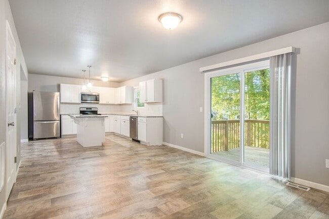 Building Photo - 328 Alewa Dr NW