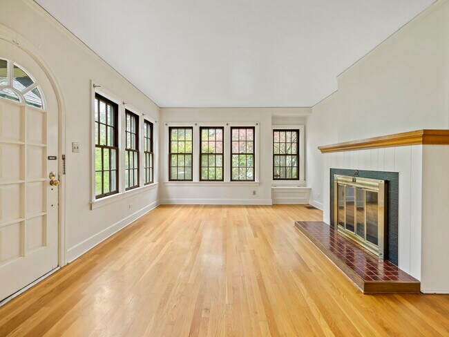 Building Photo - 1812 NE 51st Avenue