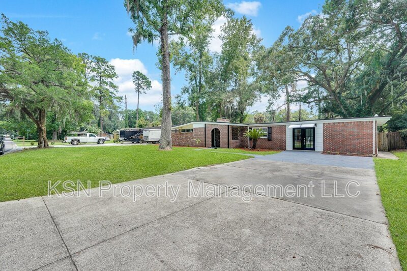 Primary Photo - 117 Windsor Rd