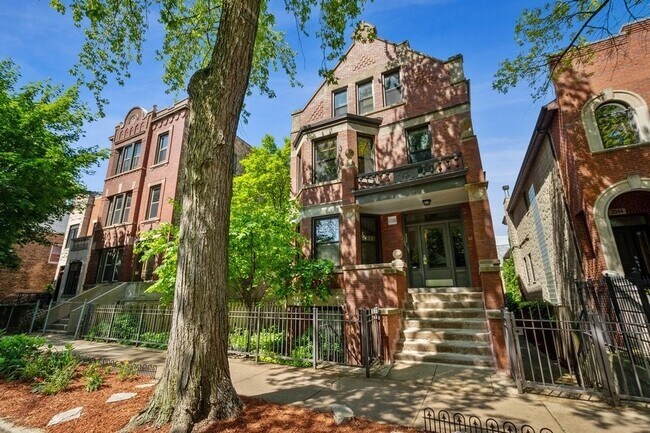 Building Photo - 2040 N Hoyne Ave