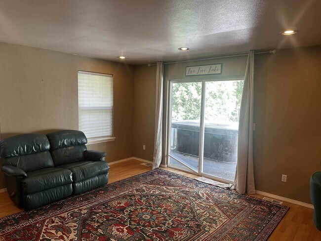 Foto del edificio - 14912 105th St Ct NW