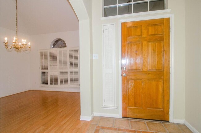 Foto del edificio - 14926 Lindenbrook Ln