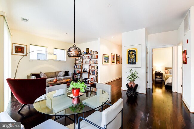 Foto del edificio - 2360 Champlain St NW