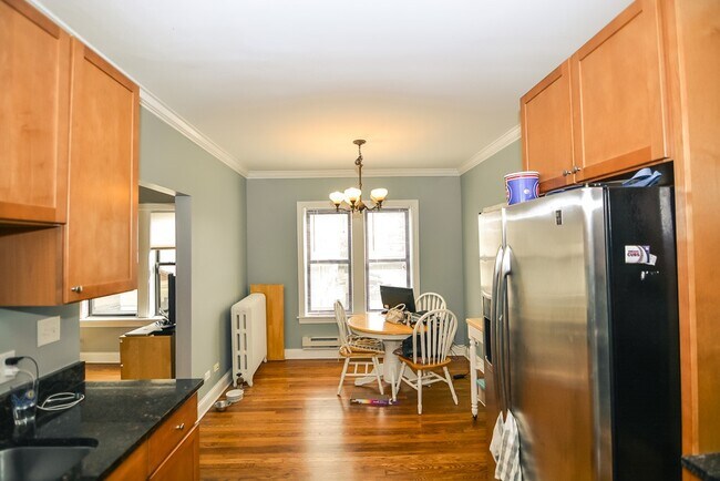 Foto del edificio - 753 W Addison St