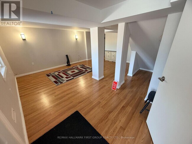 Building Photo - 4 Parkins Dr