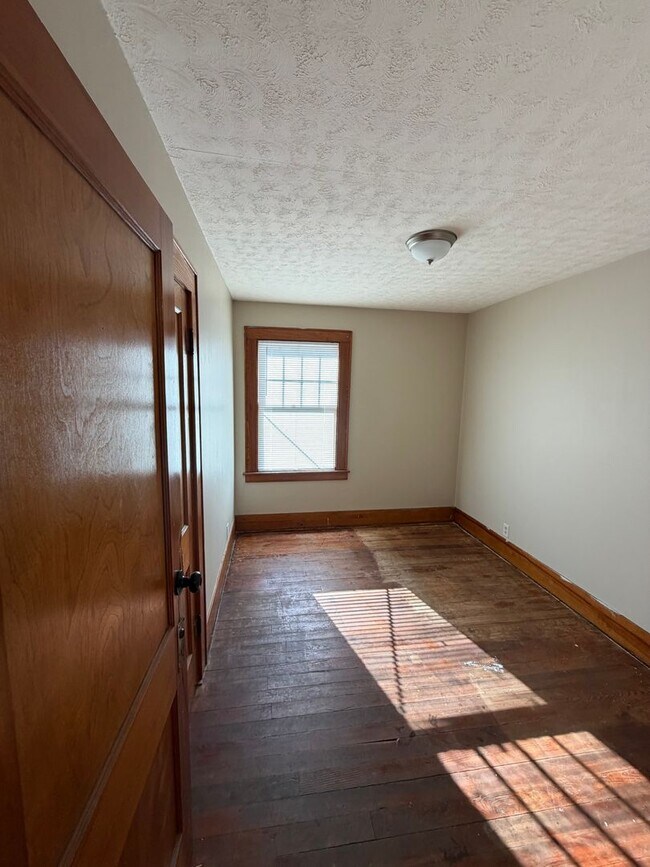 Building Photo - 1722 Coleman Ave