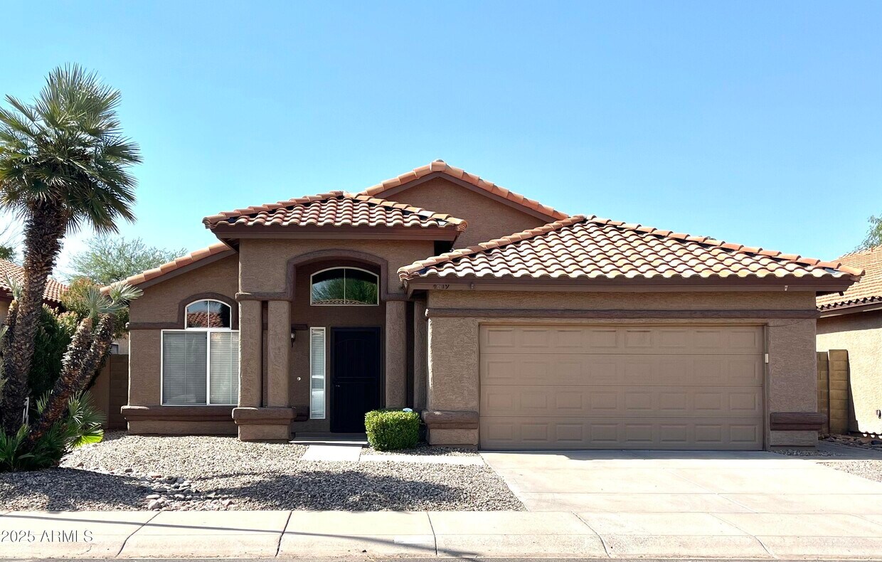 Primary Photo - 4619 E Desert Cactus St