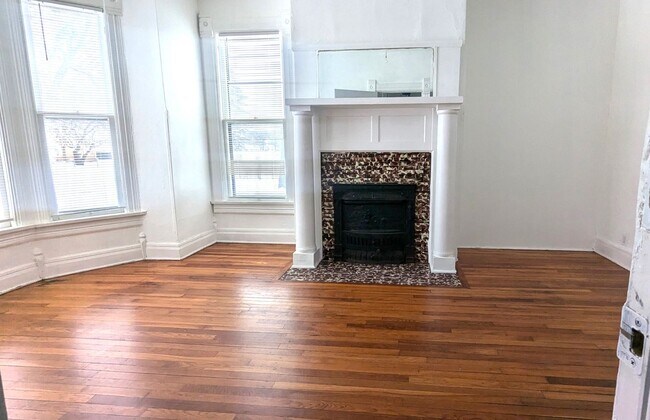 Building Photo - 2516 5th St