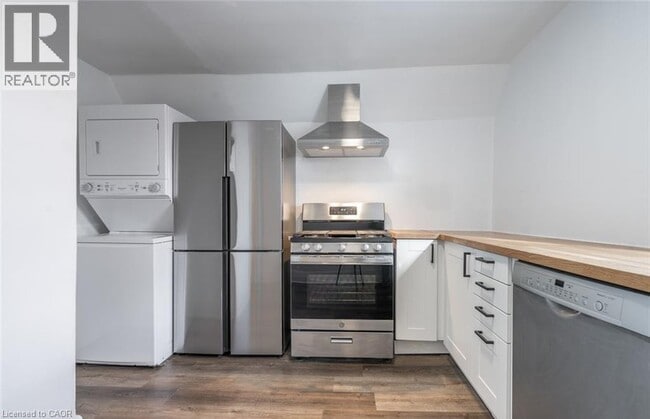 Building Photo - 198 Sherman Ave N