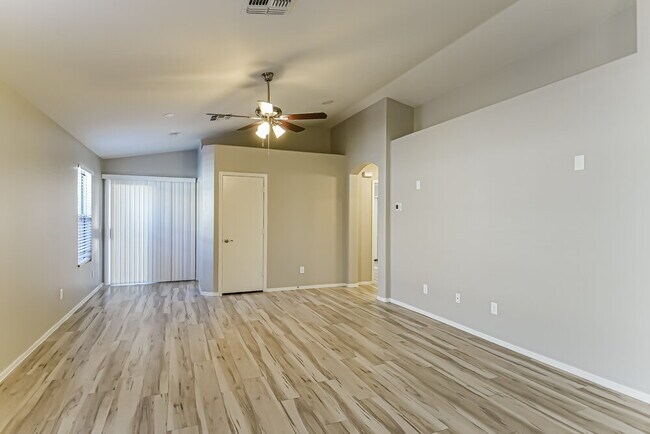 Building Photo - 2143 E Danbury Rd