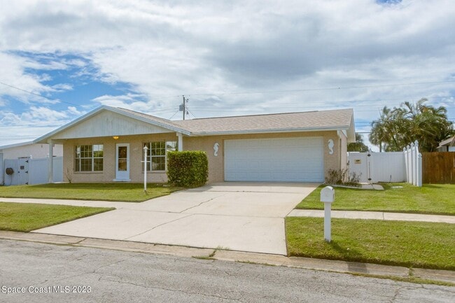 Building Photo - 2407 Colony Dr