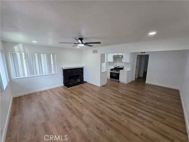 Foto del edificio - 17042 Emerald Ln