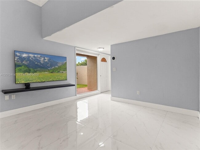 Foto del edificio - 9133 Fontainebleau Blvd