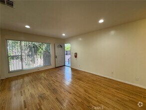 Building Photo - 1372 W 36th St