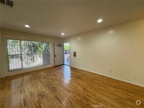 Building Photo - 1372 W 36th St