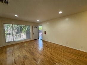 Building Photo - 1372 W 36th St