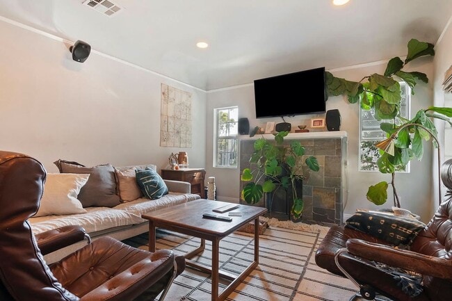 Foto del edificio - 703 N Ave 54