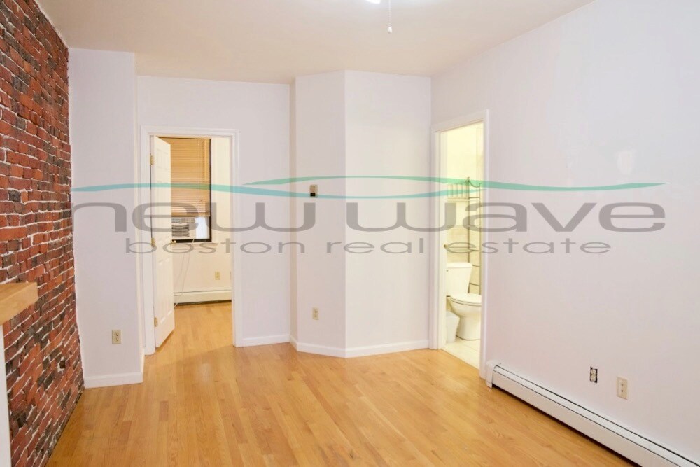 Primary Photo - 73 Hudson St