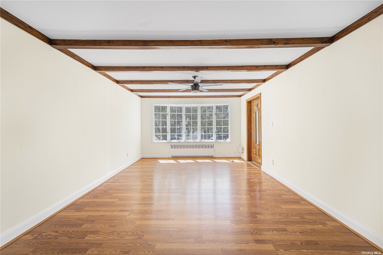Foto principal - 149-37 15th Dr