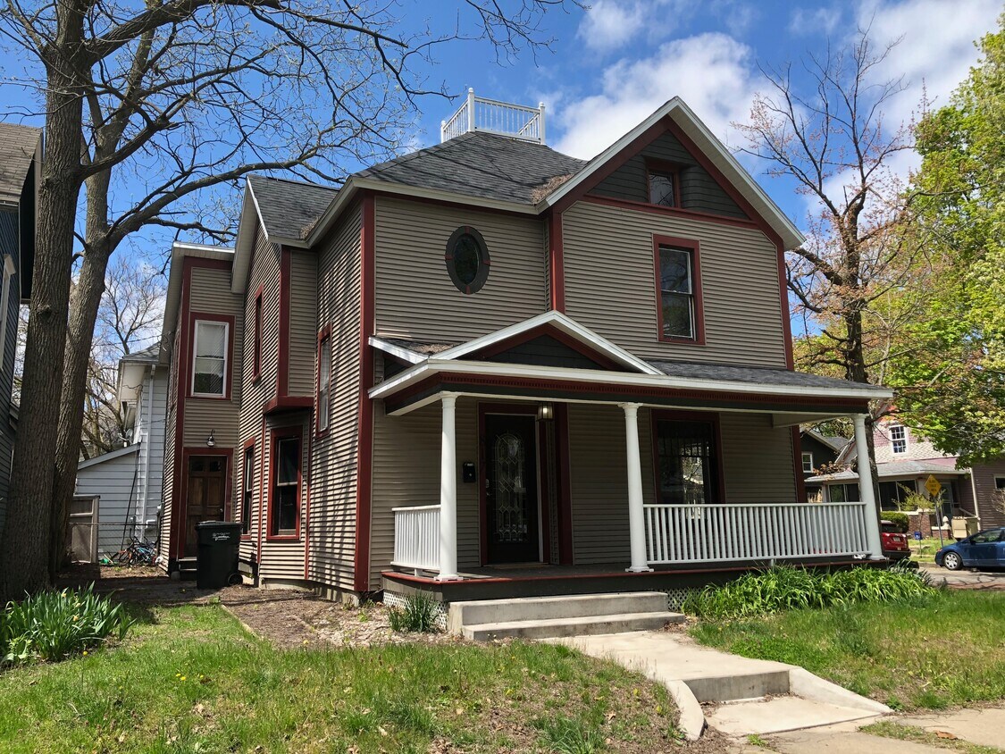 817 Leland Ave, South Bend, IN 46616 House for Rent in South Bend, IN