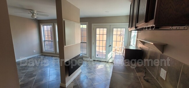 Building Photo - 7418 Fair Oaks Ave