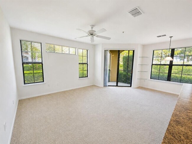 Foto del edificio - 8341 38th St Cir E