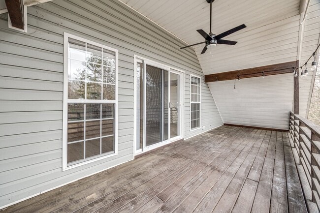 Building Photo - 5988 Quarter Mile Rd.