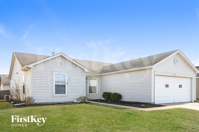 Building Photo - 915 Streamside Dr