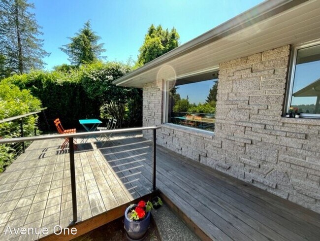 Building Photo - 3 br, 2 bath House - 10719 Exeter Ave NE