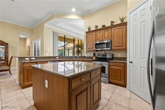 Building Photo - 975 Tivoli Ct