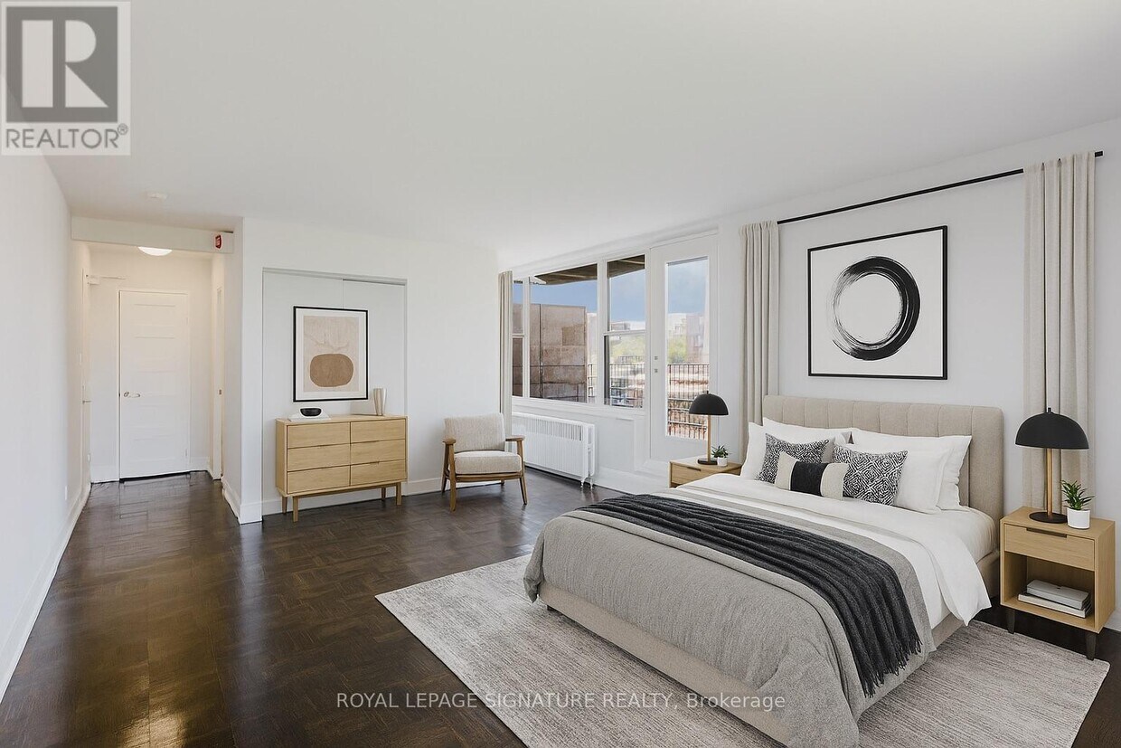 Photo principale - 1545-1545 Bathurst St