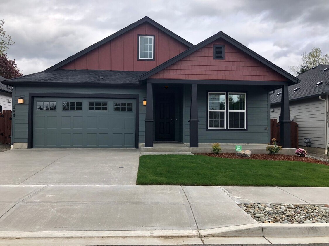 Foto principal - Be the First to Live Here!