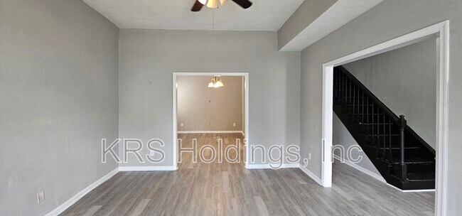 Foto del edificio - 827 Marshall Ave