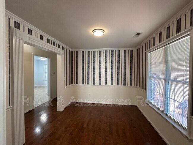Foto del edificio - 7500 Riverside Ct