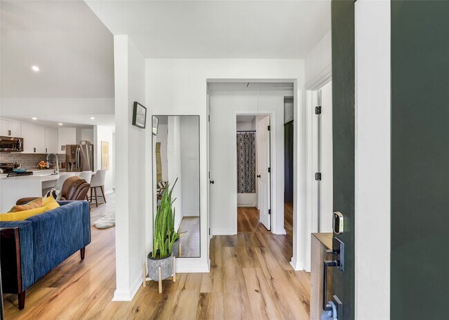 Foto del edificio - 2550 Roy Cir