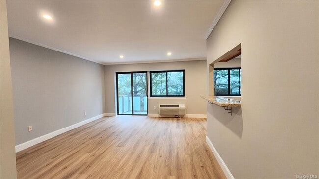 Foto del edificio - 30 Greenridge Ave