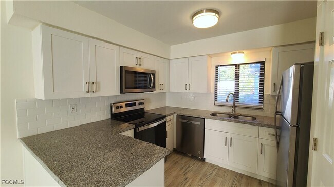 Foto del edificio - 2610 Providence St