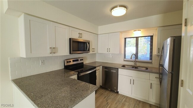 Building Photo - 2610 Providence St