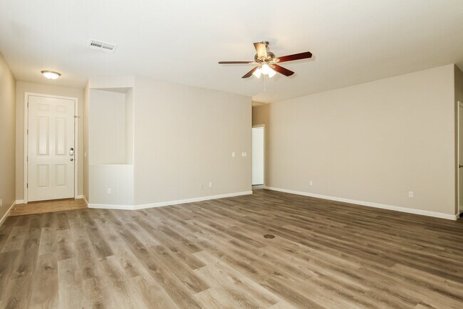 Foto del edificio - 152 Mountain View Rd